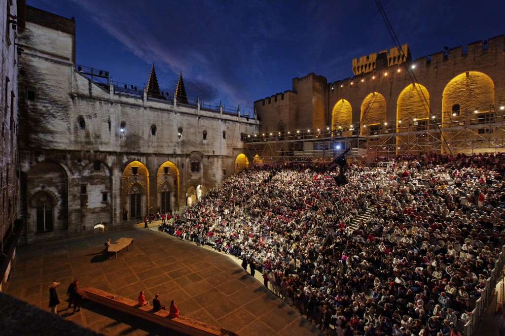 Cour d'honneur du Palais des papes - © Christophe Raynaud de Lage / Festival d'Avignon