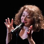 Un  voyage  nostalgique. Jil  Aigrot  et  des  chansons  de  Piaf