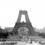 Tour Eiffel: de la polémique aux louanges